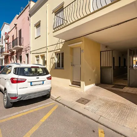 Apartment Domo Coro E Bentu SantʼAntìoco